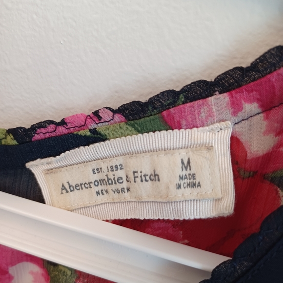 Abercrombie and Fitch - Picture 5 of 5